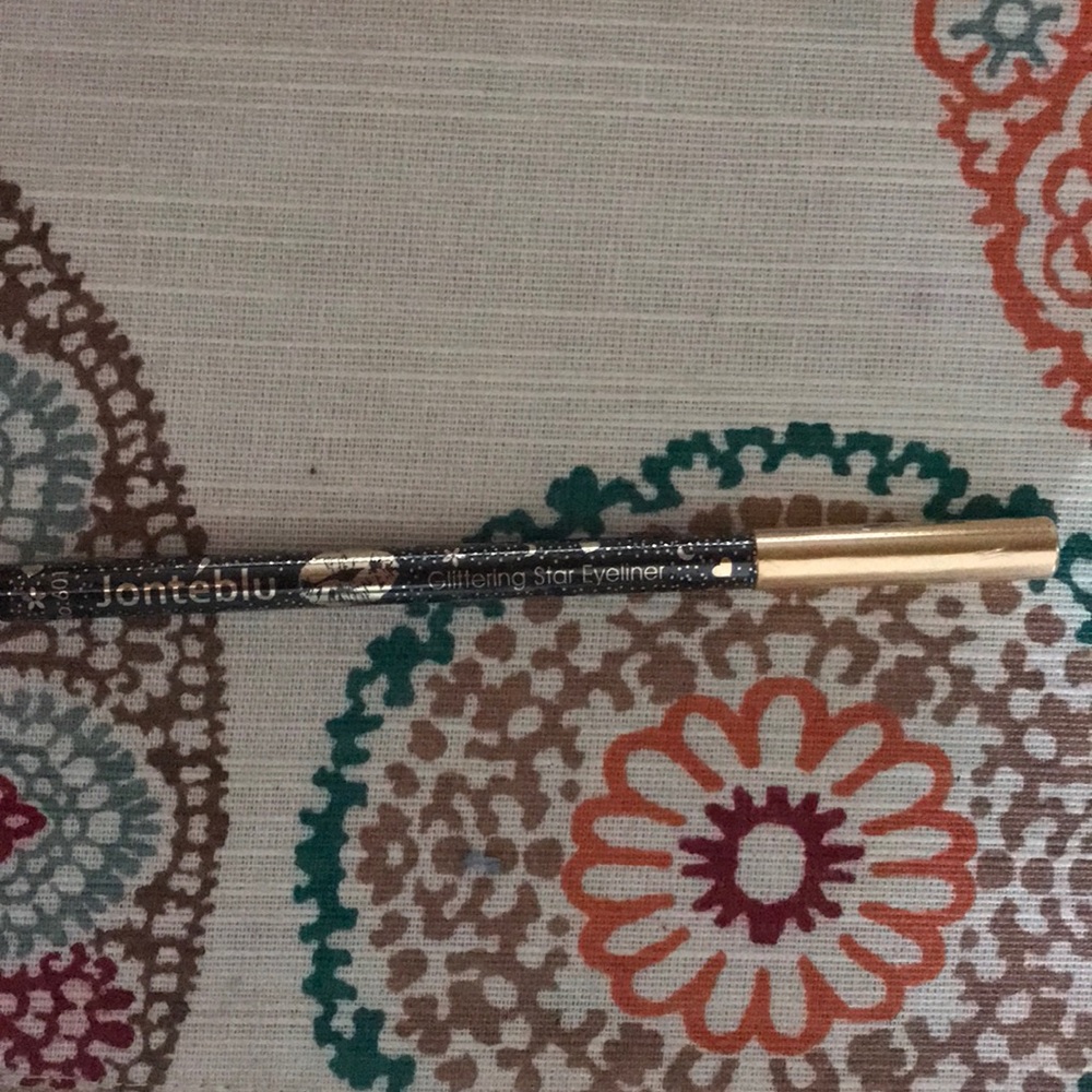 DONATED! Jonteblu Glitter Eyeliner!